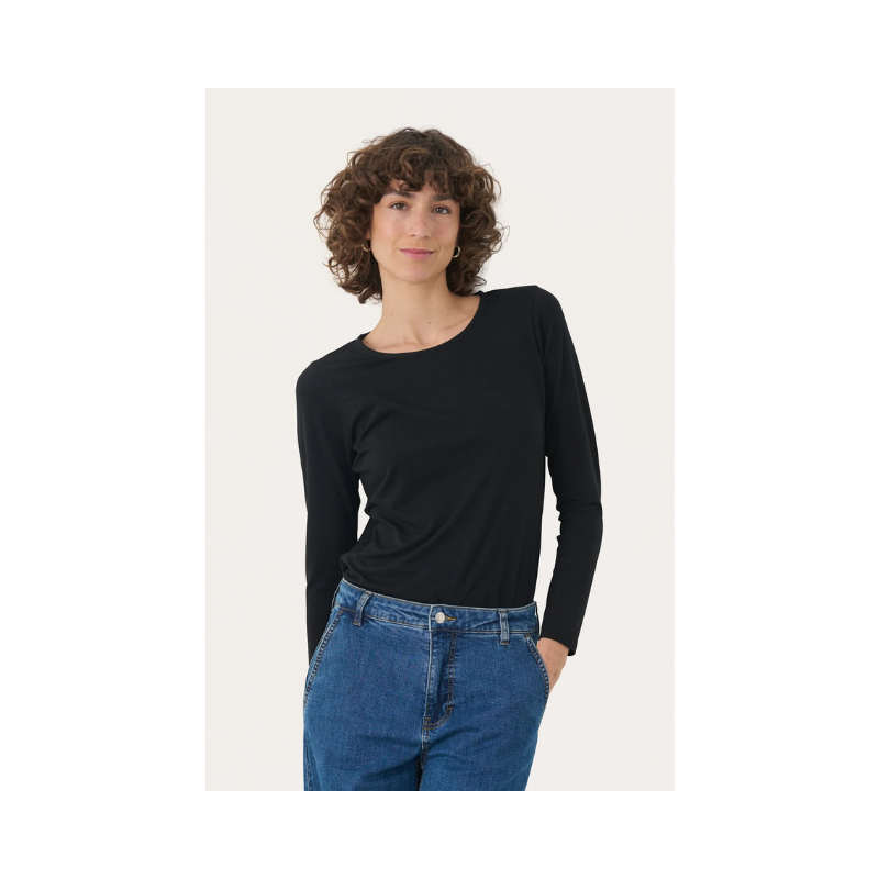 Nemajas Longsleeve in Black by Part Two