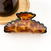 Wavy Edge Claw Clip in Marbled Brown