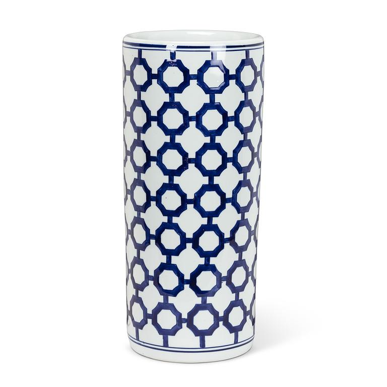 Lattice Pattern Blue and White Umbrella Stand