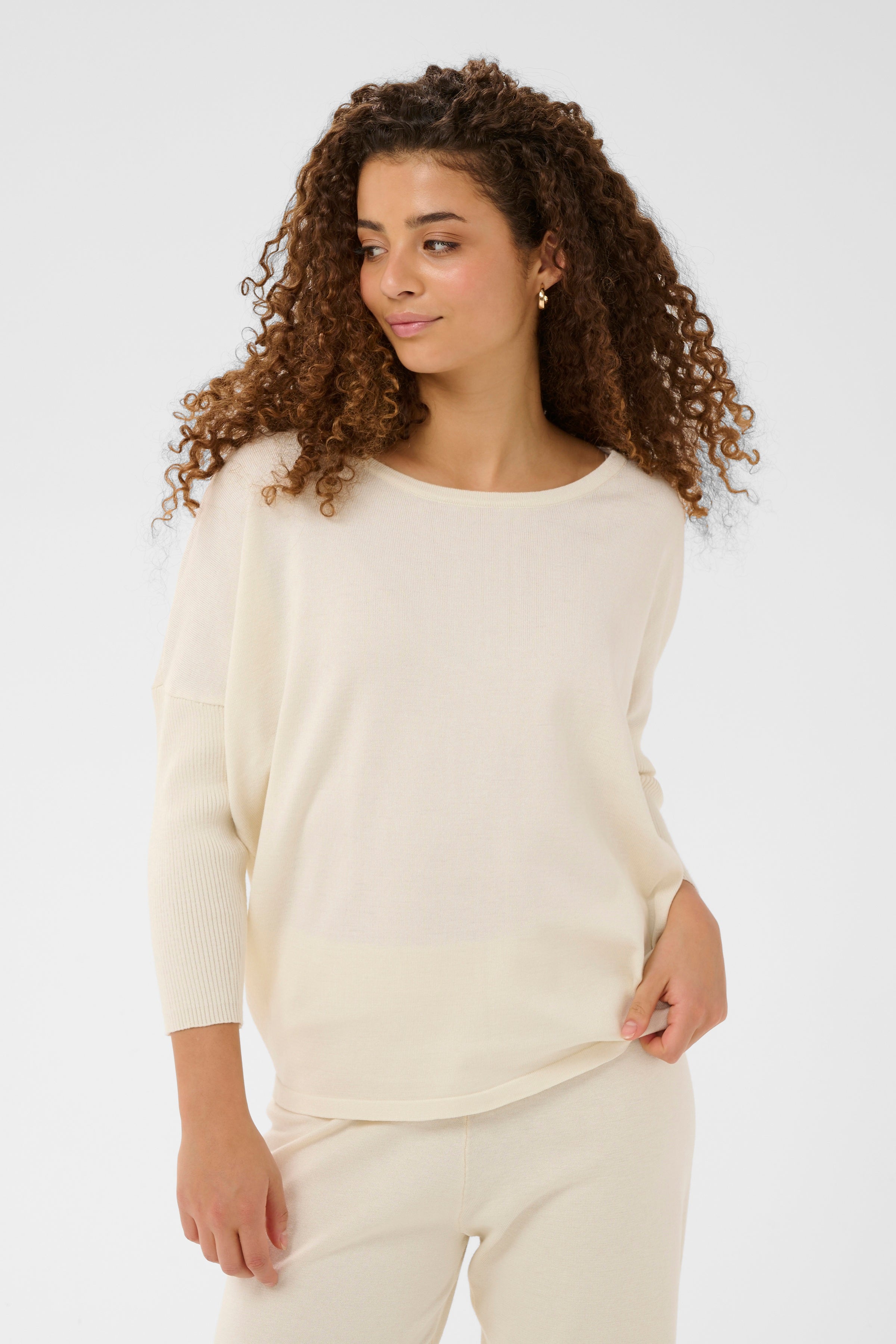 Mila Roundneck Pullover in Seedpearl Melange by Saint Tropez