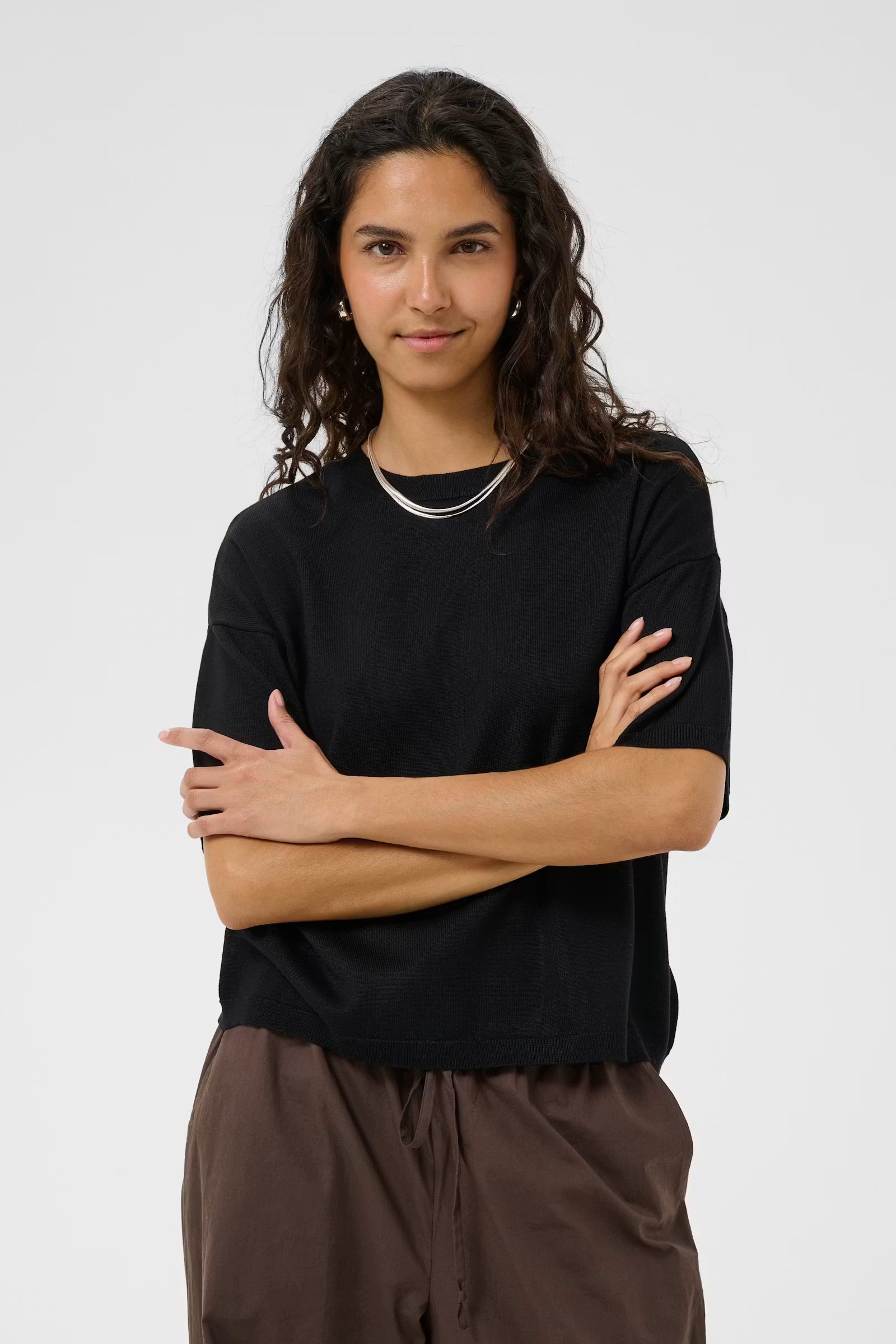 Mila Boxy Short Sleeve Pullover in Black by Saint Tropez