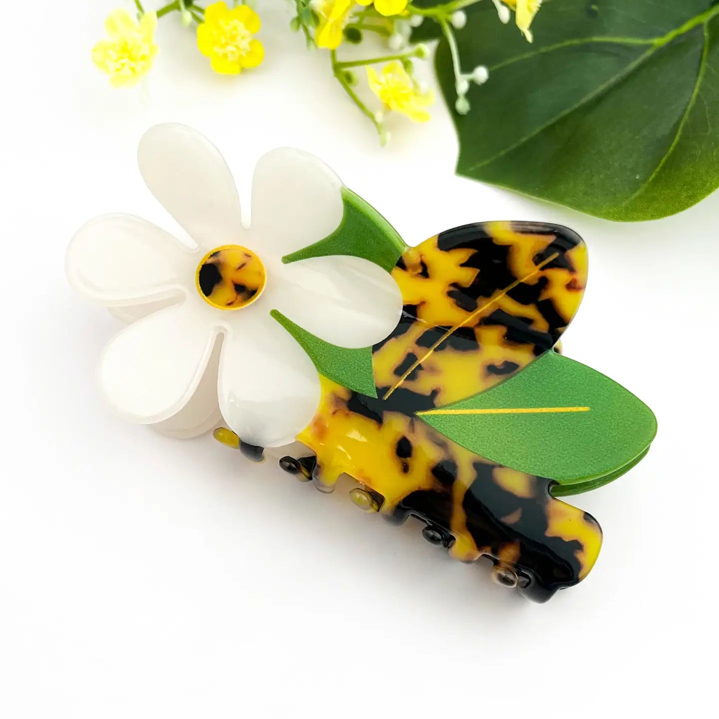 White Daisy Hair Claw Clip