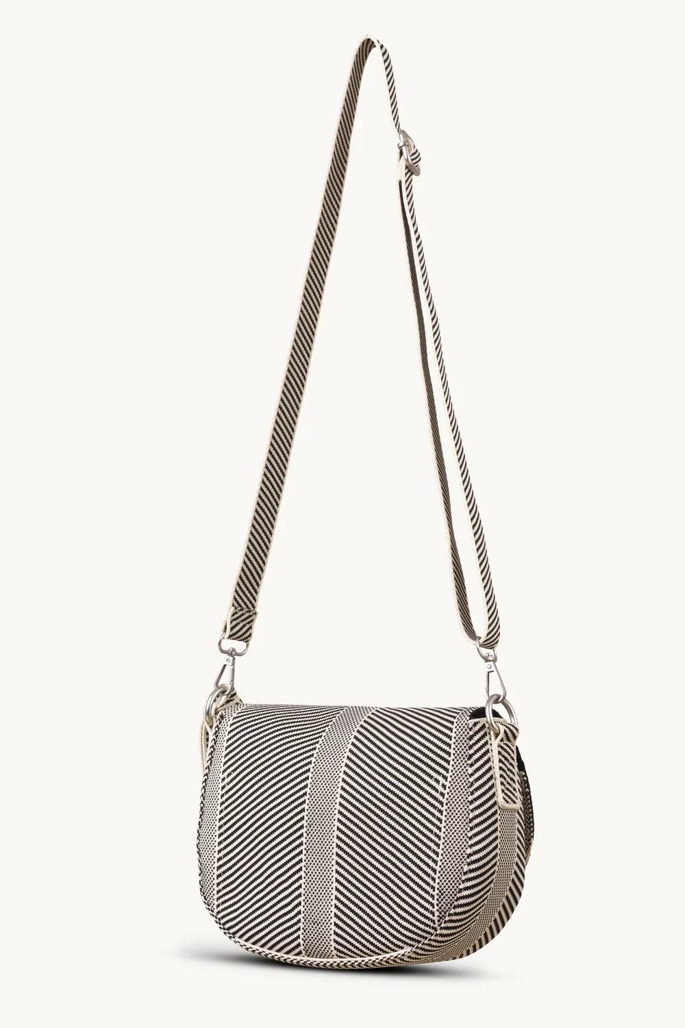 Knitted Crossbody Bag Milk in Creme Black by Ilse Jacobsen