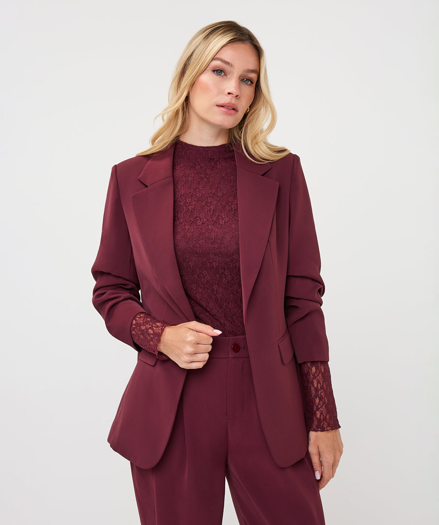 Blazer With 3/4 Sleeves in Merlot by Esqualo