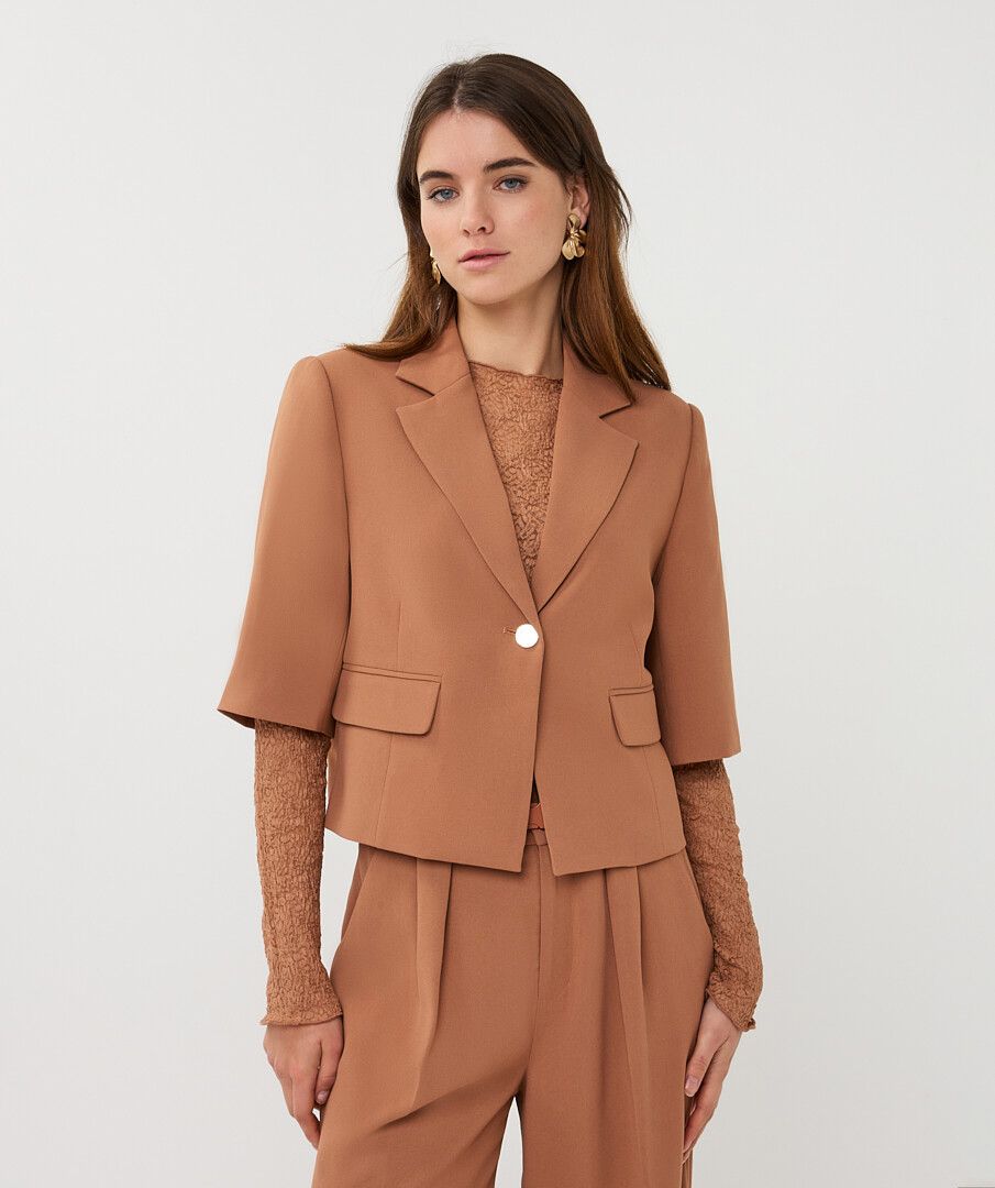 Cropped Blazer in Cappuccino by Esqualo
